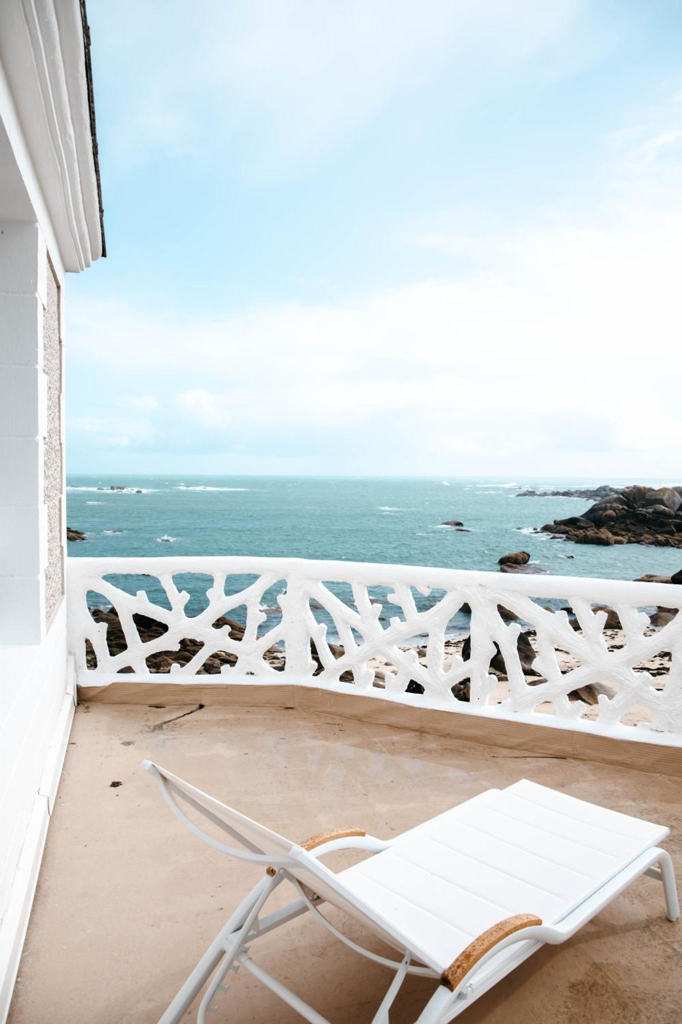 Hotel De La & Brignogan-Plages