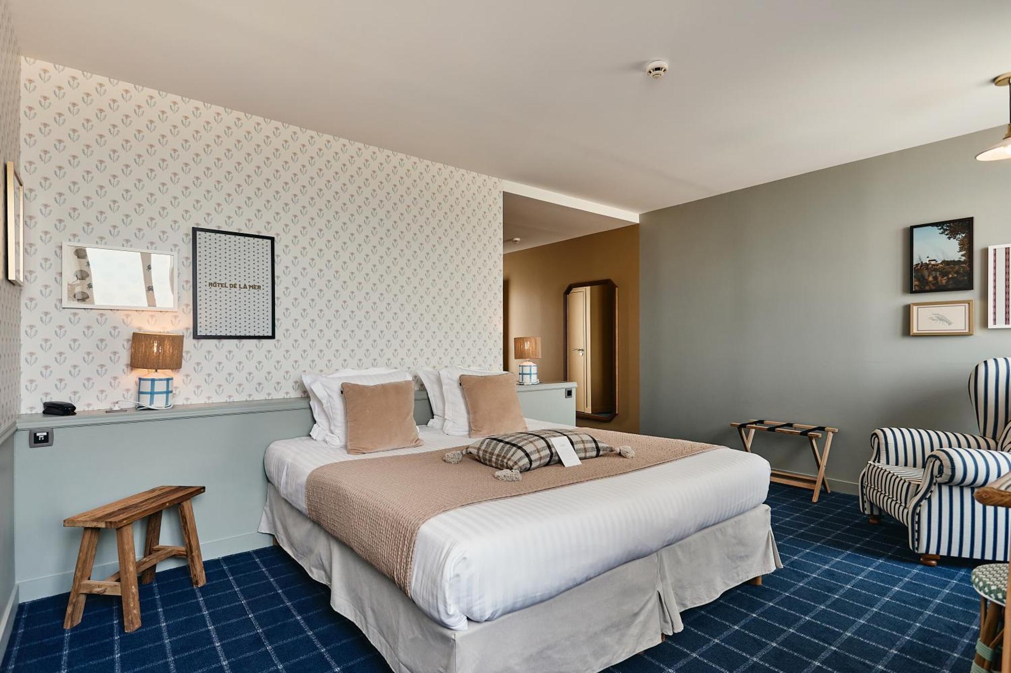 De La & Hotel 4*